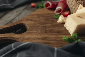 Voici comment entretenir sa planche à découper en bois comme un pro