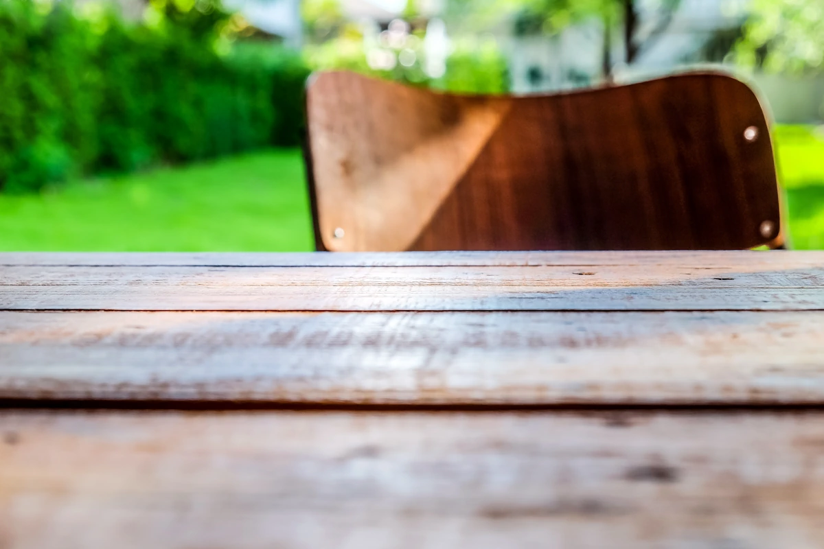Comment protéger efficacement le bois extérieur des dégradations ?
