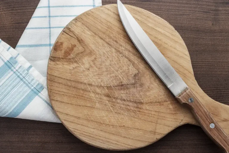 Voici quelle essence de bois privilégier pour votre planche à découper
