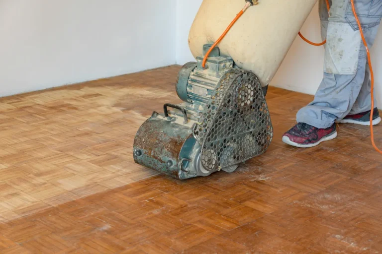 Voici comment retrouver l'éclat d'origine d'un parquet ancien