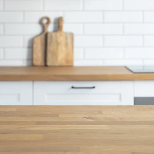 Comment nettoyer un plan de travail en bois sans l’abîmer ?