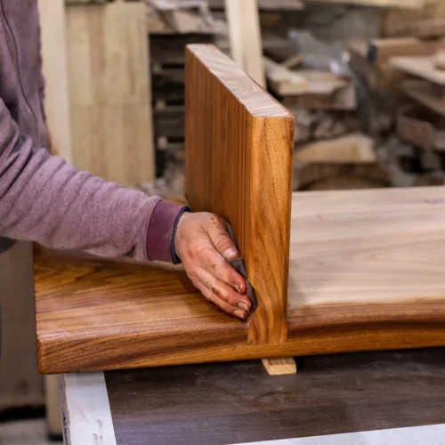 Quel produit choisir pour entretenir votre bois exotique au quotidien ?