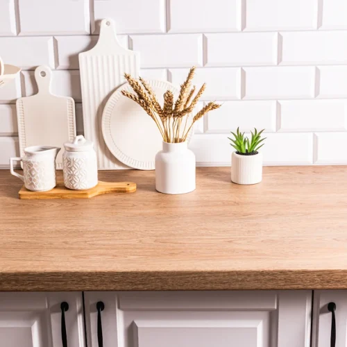 Voici quelle huile choisir pour nourrir votre plan de travail en bois