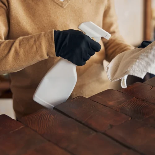 Pourquoi vos meubles en bois s’abîment-ils malgré l’entretien ?